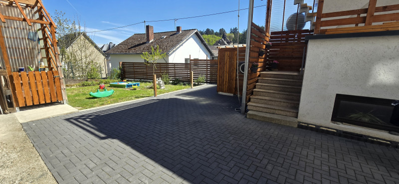 geschlossener Hof und Garten